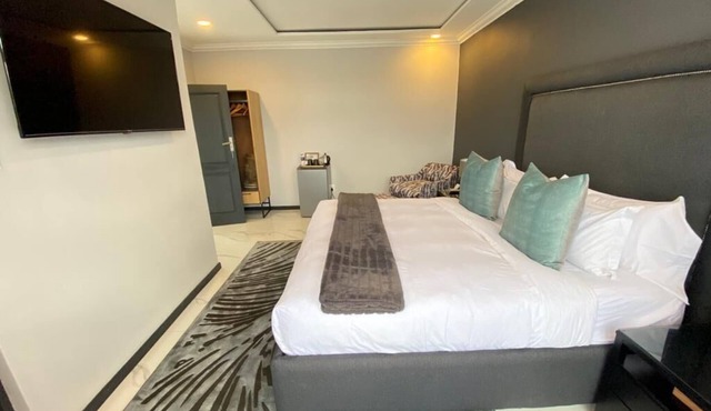 Luxurious Mangethe Suite - 2206