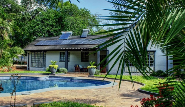 Luxurious Private Villa with Pool Near Sam Levy's Village