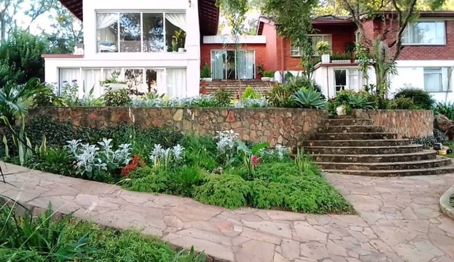 Luxury 4 bed Hilltop Glen Lorne home