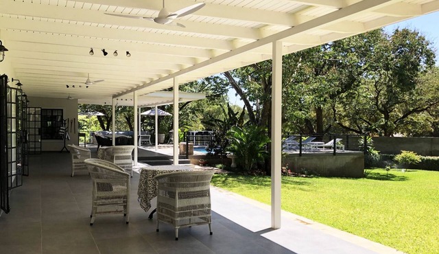 Luxury 5 roomed Villa with A/C, swimming pool etc. in Victoria Falls, Zimbabwe