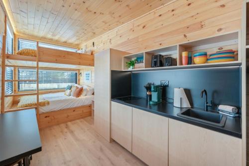 Luxury Waterfront Cabin 8