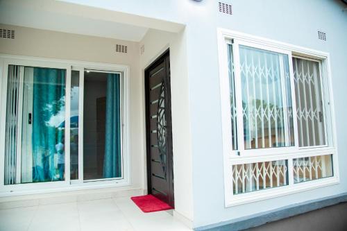 LYYN Apartments