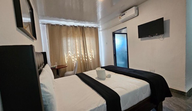 Malbon Green Executive Plus Lodge