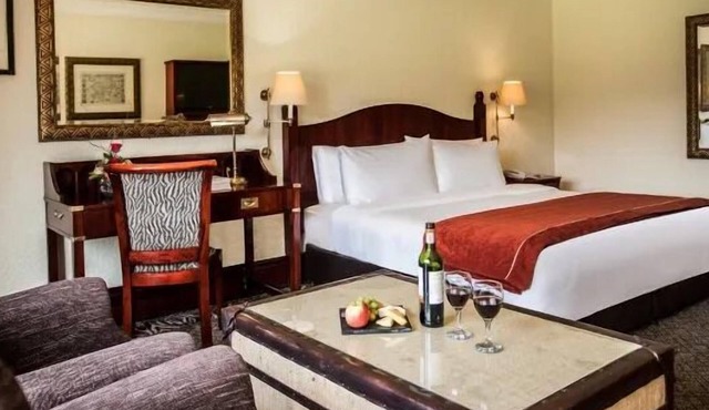 Minutes to Botswana National Stadium! 2 Modern Units with Free Parking & Shuttle