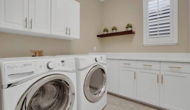Modern Comfort: Deluxe Amenities & Elevator