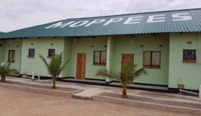 Mopees Lodge