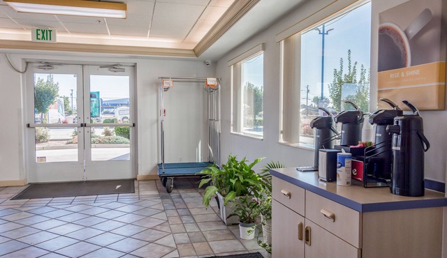 Motel 6 Redmond, OR