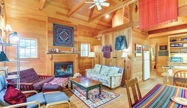 Nature-Packed McKenzie River Retreat w/Trails!