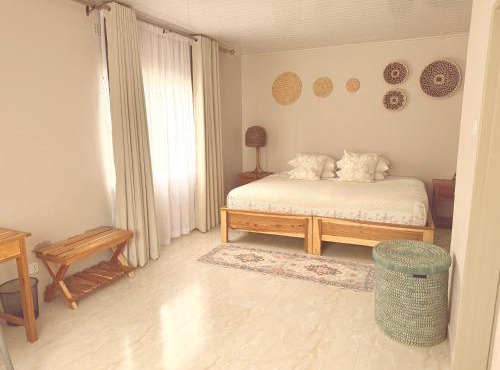 Ndeke Apartments Guesthouse in Meanwood Ndeke, Lusaka near KKIA - Fast wifi, solar backup