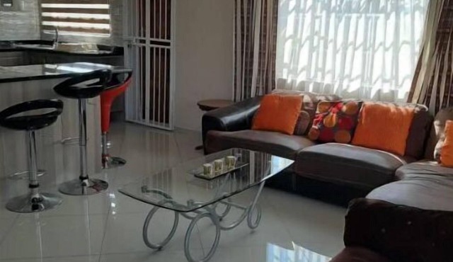 Neat 2 bed guest house close to CBD airport, shops