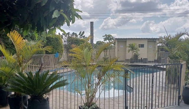 Neat and Cosy Cottage With Pool - 2103