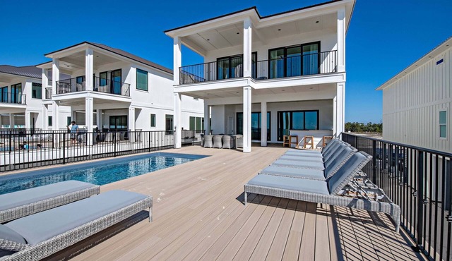 NEW Beachfront 8 bedroom House, Sandy Crax East, with Private Pool. Prickett Properties