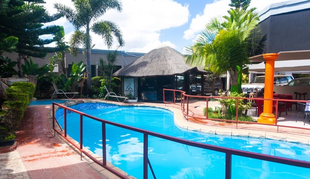 Nomads Court Lodge
