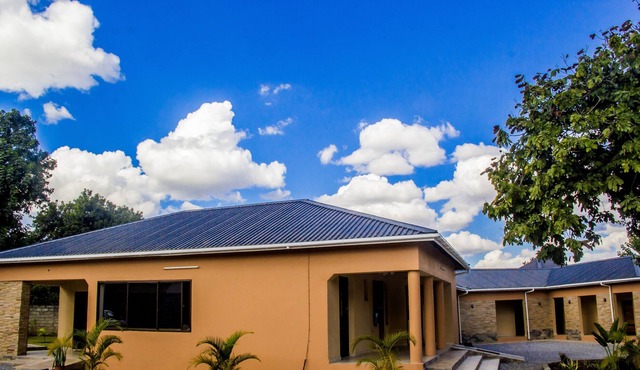 Nsanika Executive Lodge