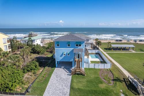 Ocean River View Pool Home Close to Amenities 6635T