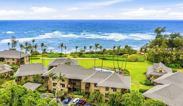 Oceanfront & Oceanview | Pool View | Fully Renovated | Walk to Lydgate Beach