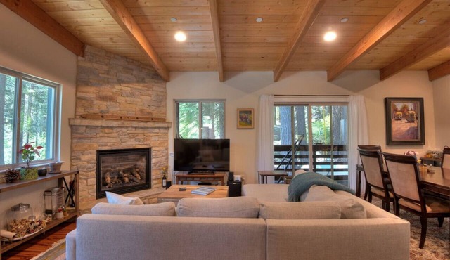 Palisades-Alpine Home w/Hot Tub