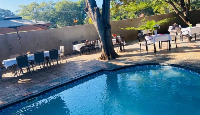 Palm Leaf Hazeldene Kwekwe With Pool - 2333