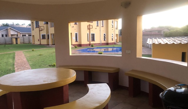 Pomona BB House - Luxury accommodation, near Sam Levy's Village in Borrowdale.