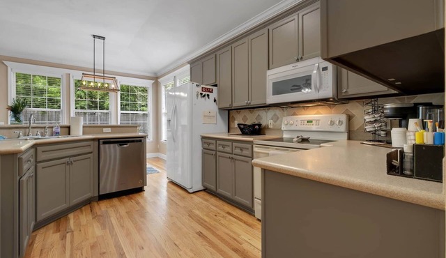 Private 3 BD Retreat Tallahassee Quiet Near I-10