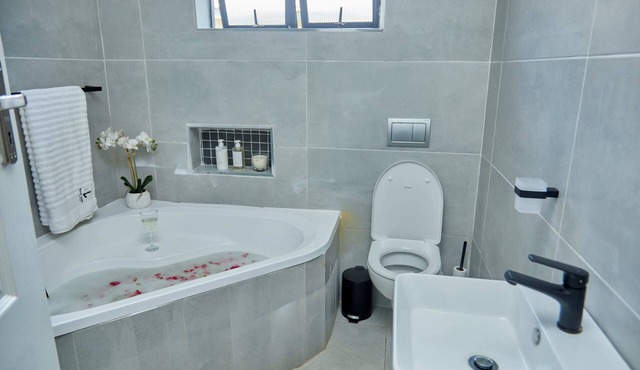 Quaint 3-bedroom house with WiFi in vibrant Harare