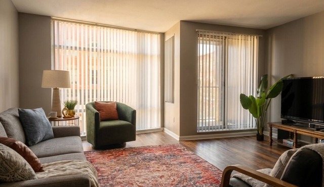 Quaint & Quiet CLE Condo