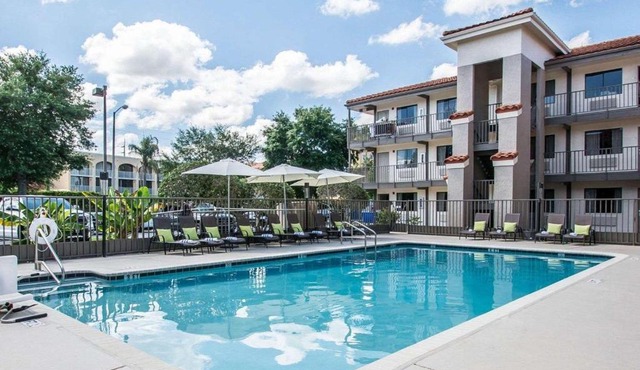 Quality Inn & Suites By the Parks