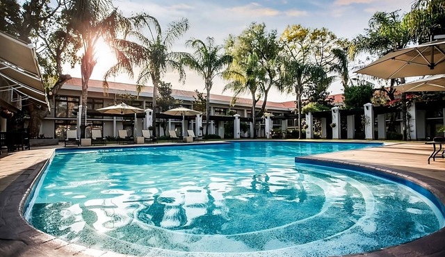 Relax and Recharge! 3 Stylish Units, Free Parking and Shuttle, Outdoor Pool!