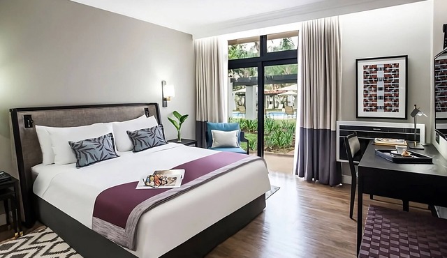 Relax and Recharge! 4 Units with Free Parking and Shuttle, Sports Courts, Pool!
