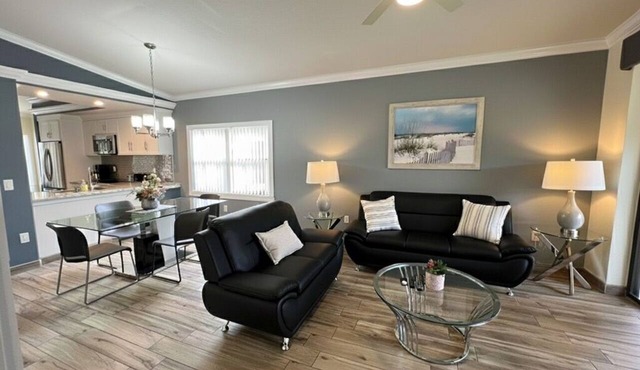 Resort Retreat Near IMG & Anna Maria Beaches w/Private Lanai, Pools & Hot Tubs