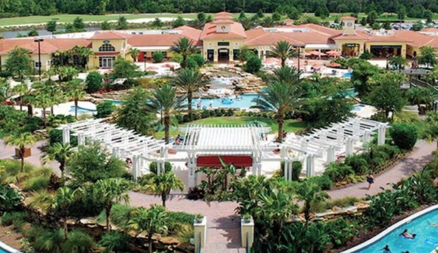 Resort Sleeps 8 with Lazy River, Pools & AC next to Disney World parks.