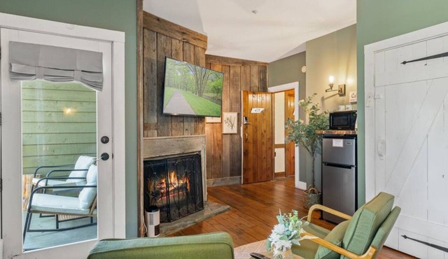Sage Haven Room - Peaceful Lodge Stay with Fireplace