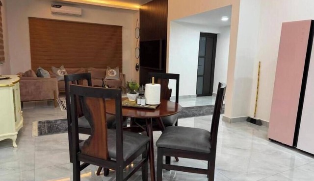 Samash Villas 2 – Villa Ejecutiva con Doble WiFi y Confort Exclusivo en Lusaka
