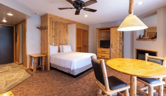 Scenic Olympic Valley Stay | 4 Relaxing Rooms w/Full Kitchen & Ski Access