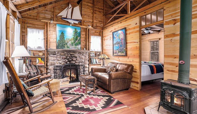 Secluded dog-friendly beach retreat with hot tub