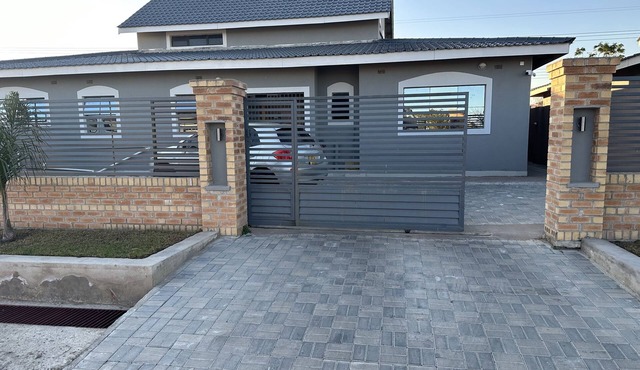 Secure 5 Bedroom Private Residence near Harare International Airport