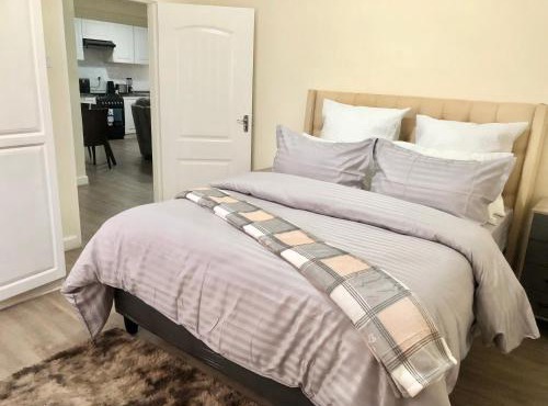 Serviced 2 Bedroom in Long Acres