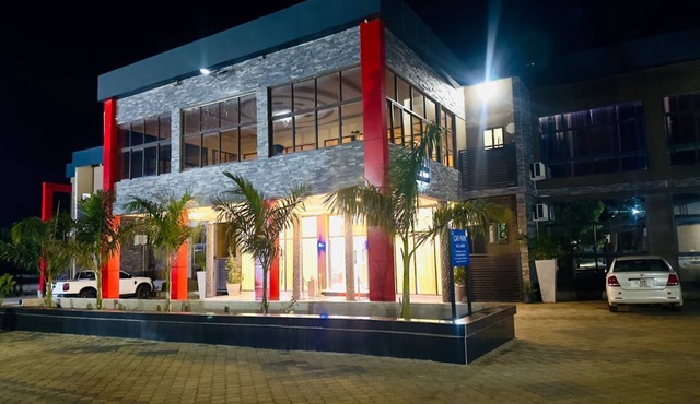 Shalom Hotel