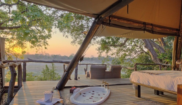 Shawa Luangwa Camp