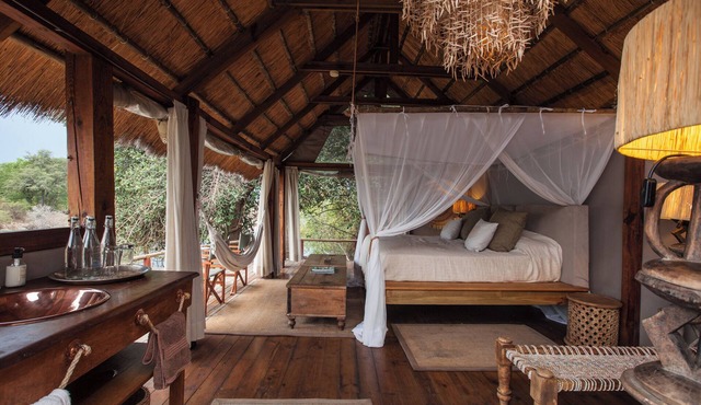 Sindabezi Island Camp