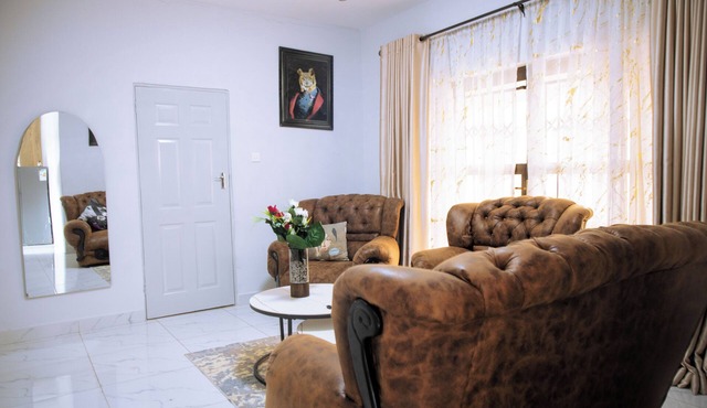 Spacious 4-Bed Self-Catering Apartment in Masvingo – Ideal for Families & Groups
