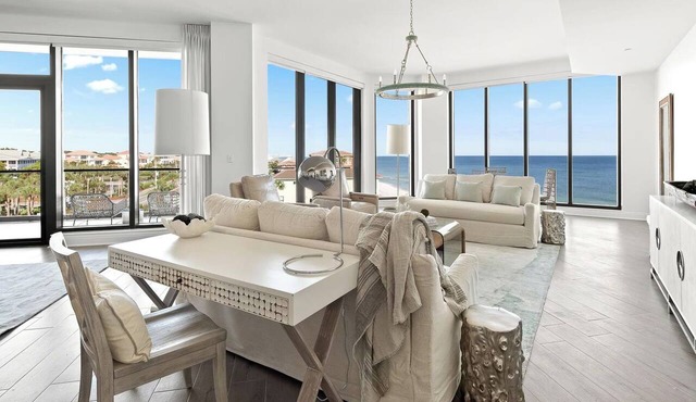 Spacious 4-bedroom condo in perfect Santa Rosa Beach with AC