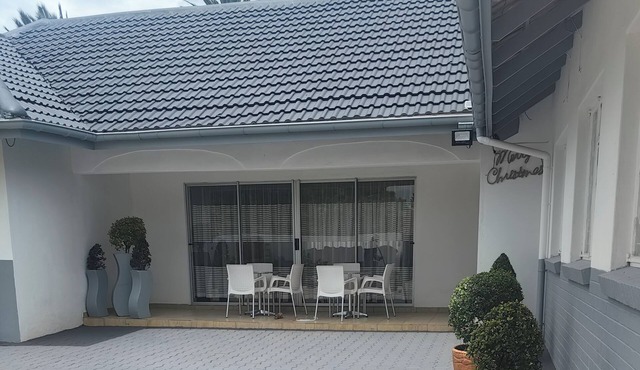 Spacious family-sized home, beautiful gardens. 5 minutes to ZITF.