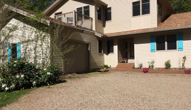 Spacious, private, and newly renovated, 10-15 minute walk from beach and town in Ogunquit
