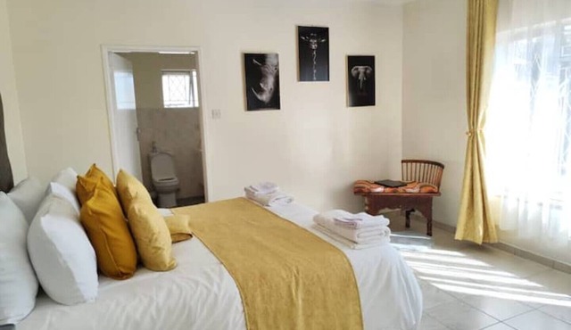 Spacious Suburban Flat with Self Check-In