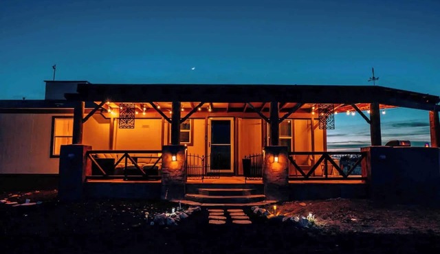 Stargazing Oasis | A/C | 35 Min to Grand Canyon