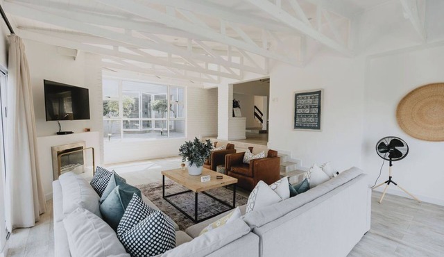 Stunningly decorated home with breathtaking views!
