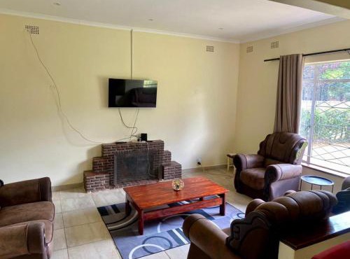 Stylish 3-bedroom guesthouse in Greendale - 2336