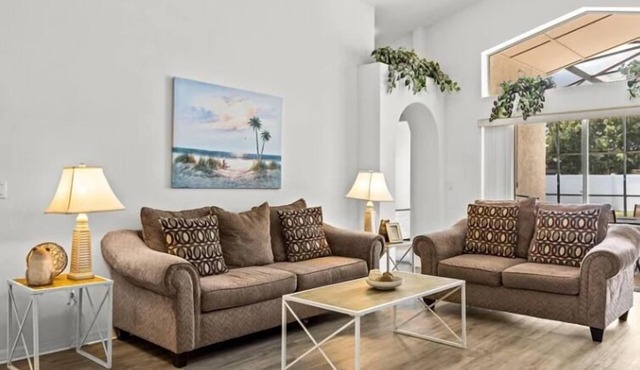 Sunny Private Pool & Spa & Fenced Yard. Nr Parks