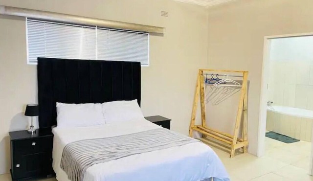 Sunrise Room - en-suite bathroom (Bed Only)